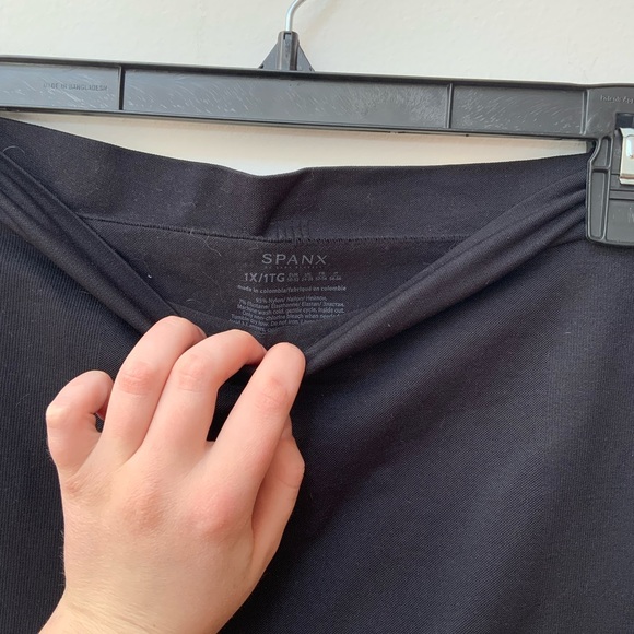 Spanx Shapewear Legging - Picture 2 of 3